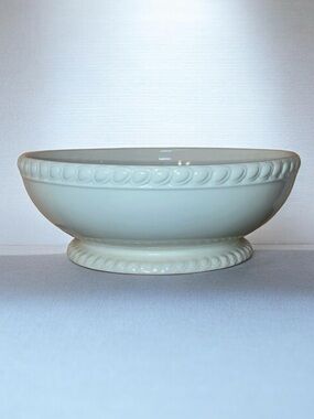 GOURMET EXPRESSIONS “Chalmers” Vintage Ceramic Centerpiece Serving Bowl White